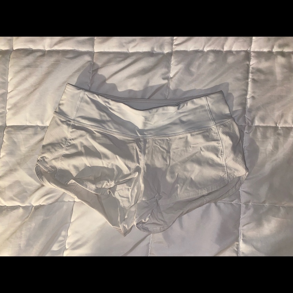 White lulu 2.5 inch shorts